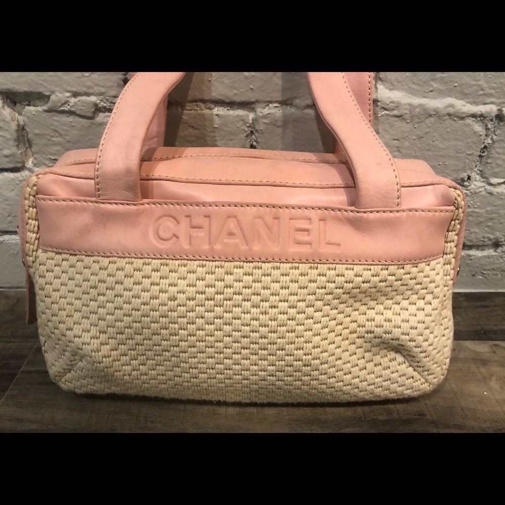 ❌SOLD❌Authentic Chanel Canvas/leather handbag